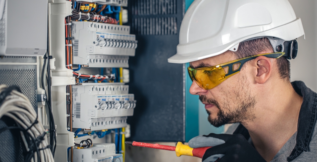 Commercial Electrician